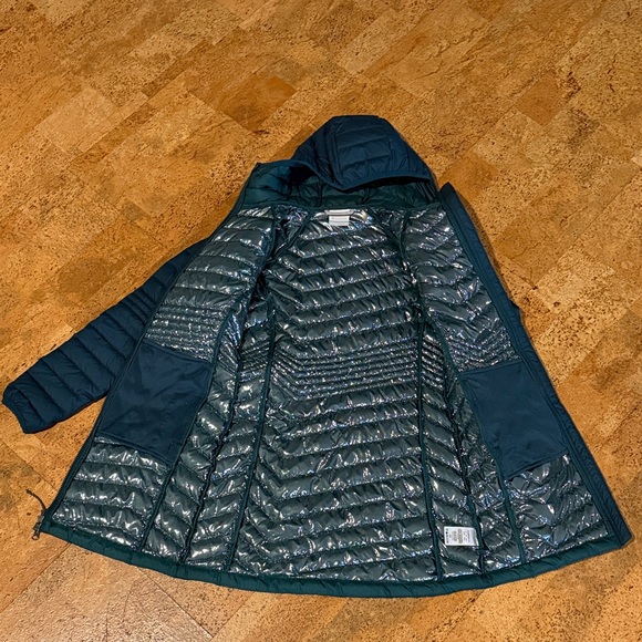 Columbia Women's Puffer Jacket - Deep Teal - Picture 4 of 5